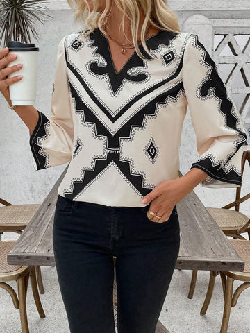 LUNE Positioning Printed V-Neck Bell Sleeve Shirt