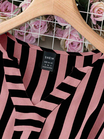 LUNE Short Sleeve Casual Striped Vacation Shirt With V-Neck And Tie