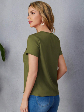 LUNE Solid V-Neck Short Sleeve Minimalist Casual Top