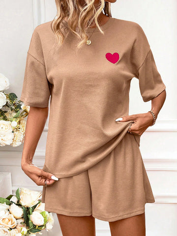 Women'S Casual Love Heart Embroidery Crewneck T-Shirt And Shorts Set