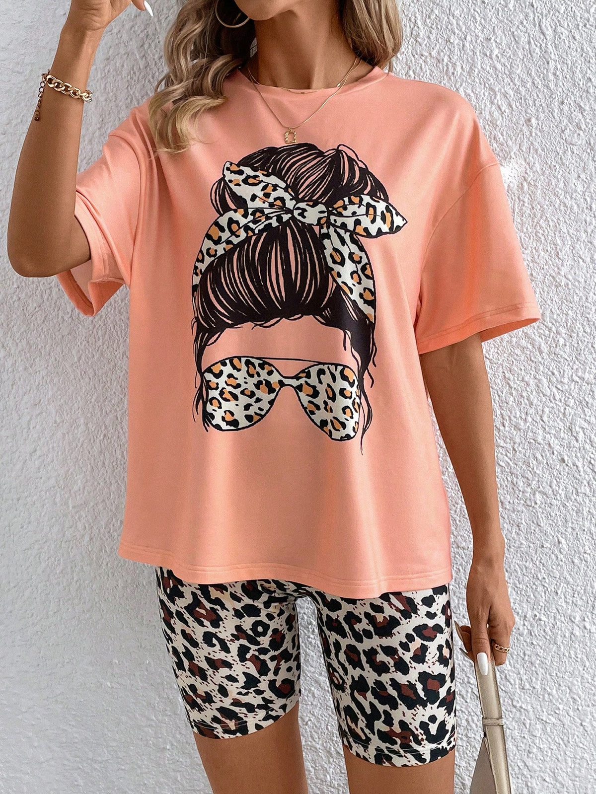 Women'S Leopard Print Round Neck T-Shirt And Shorts Set
