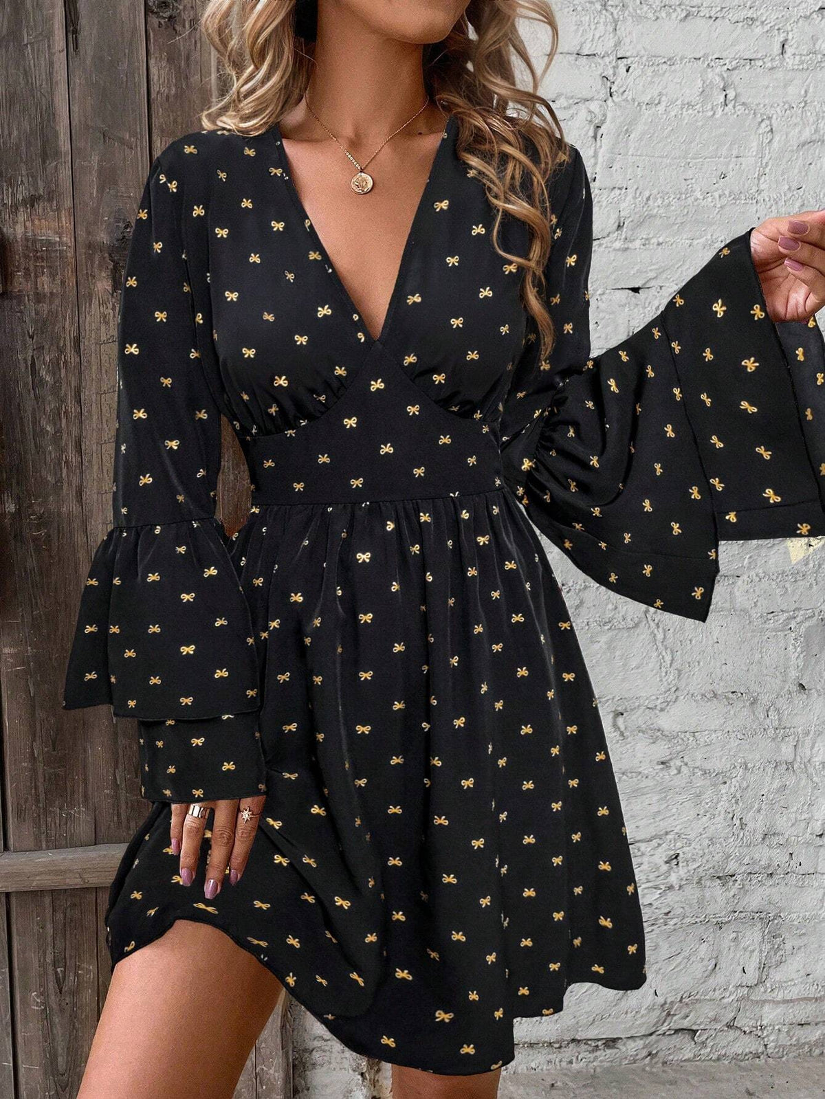Women V-Neck Long Sleeve All-Over Print Simple Short Casual Dress