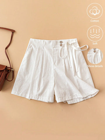 LUNE Women's Button Embellished Side Pocket Shorts