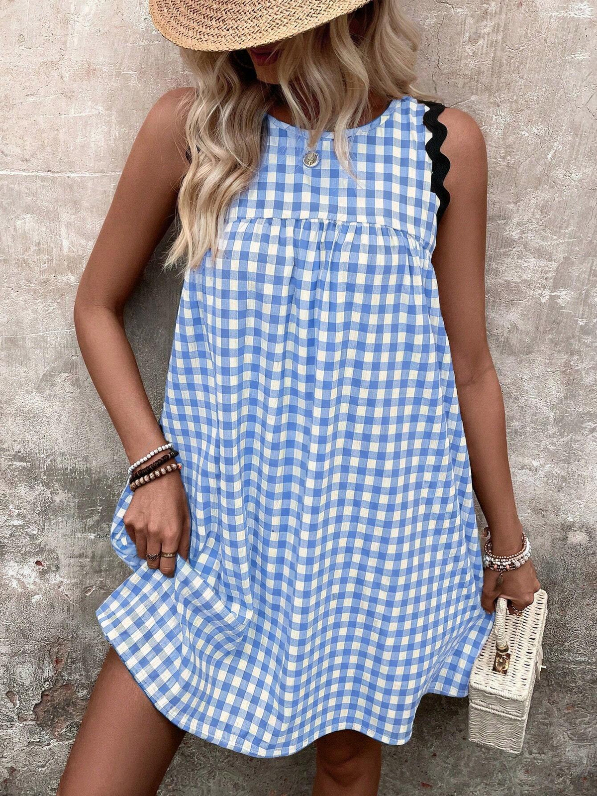 Women's Contrast Color Patchwork Round Neck Sleeveless Pleated Plaid Dress