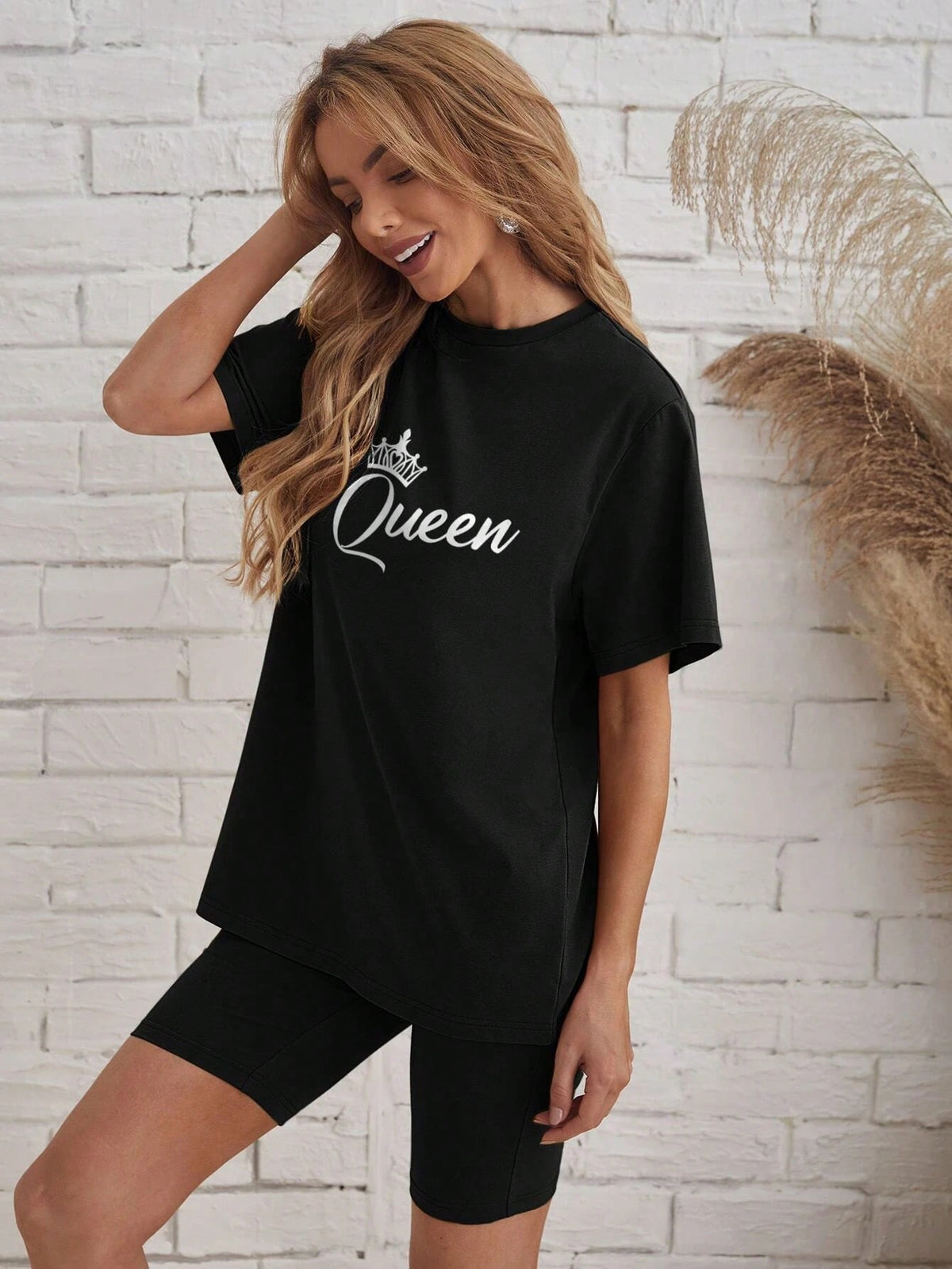 Women's Crown & Letter Black Loose Short Sleeve T-Shirt And Shorts Set, Suitable For Summer