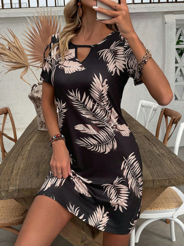 Women's Digital Print Hollow Out Round Neck Fashionable Dress