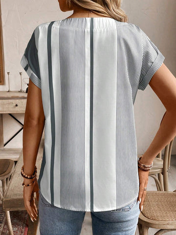 LUNE Women's Fashionable Loose-Fit Minimalistic Digital Striped Shirt