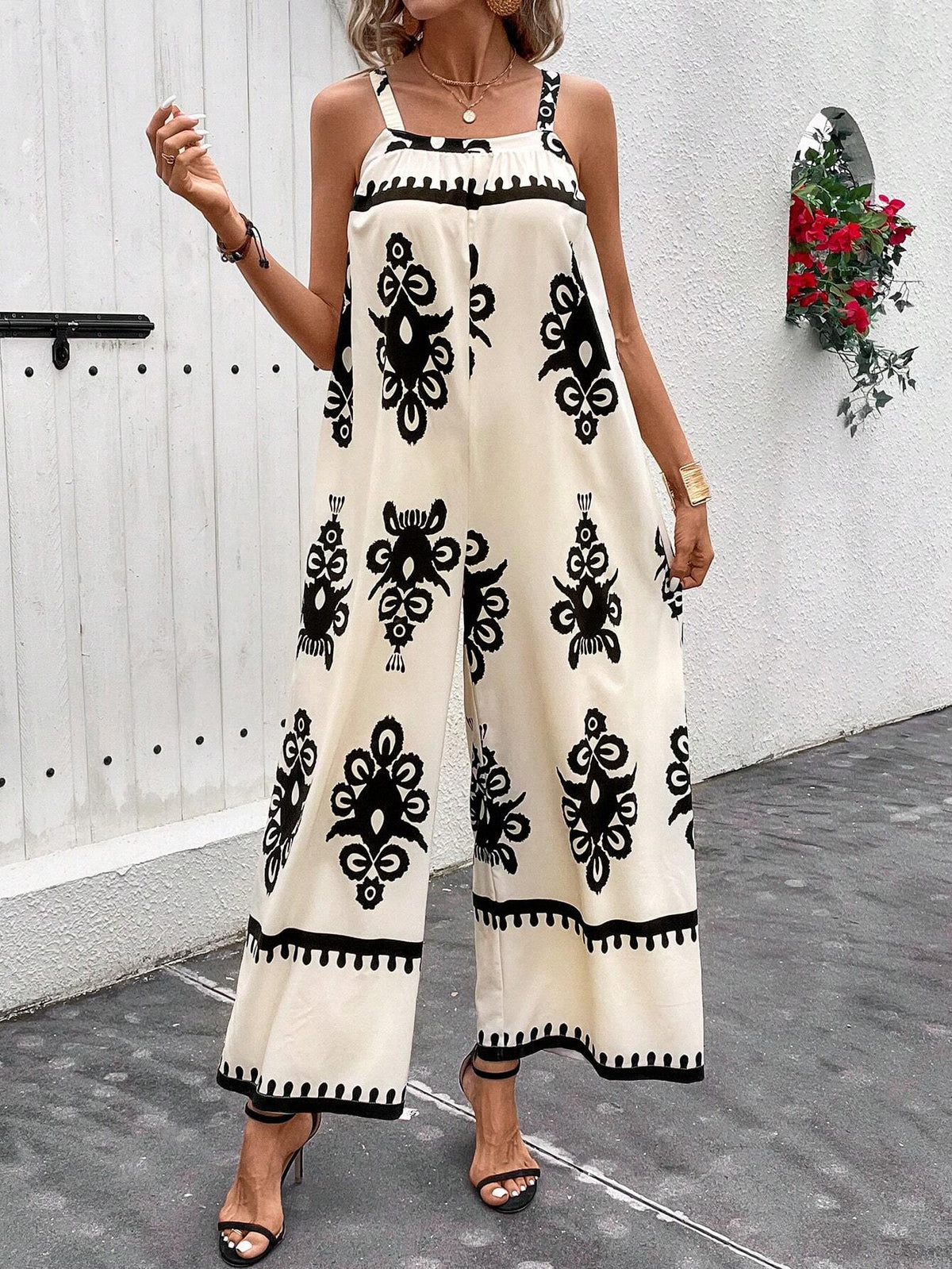 Women's Fashionable Loose Vacation Style Printed Strappy Jumpsuit