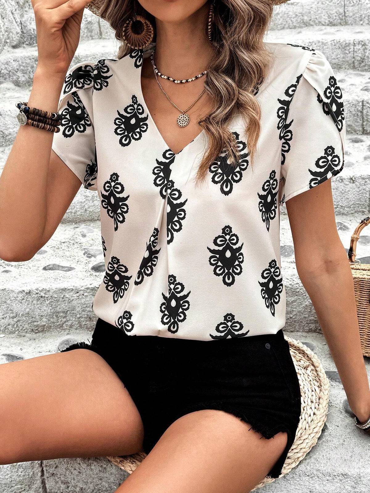 LUNE Women's Floral Printed V-Neck Blouse With Petal Sleeves