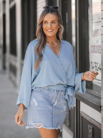 LUNE Women's Gray Collared Twist Front Cropped Shirt