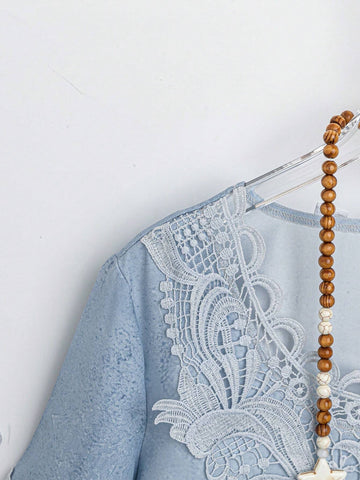 LUNE Women's Stylish Floral Shirt With Lace Collar Detail