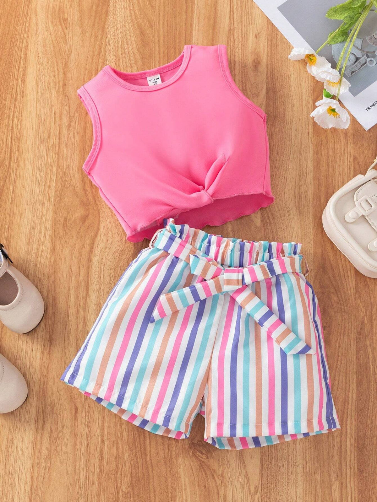 Little Girls" Fashionable Casual Solid Color Vest With Butterfly Knot Top & Striped Belted Shorts Outfit For Summer