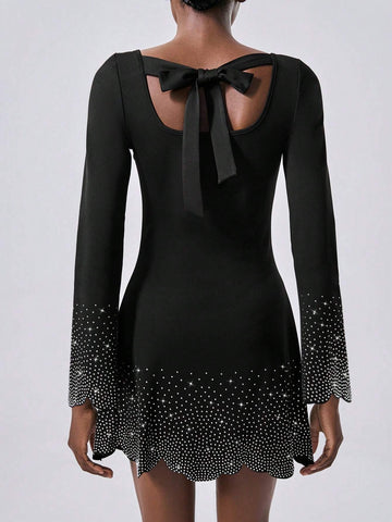 Solid Color Round Neck Polka Dot Print Fitted And Elegant Long Sleeve Dress