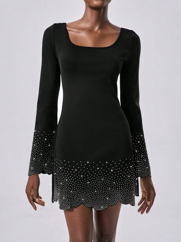Solid Color Round Neck Polka Dot Print Fitted And Elegant Long Sleeve Dress