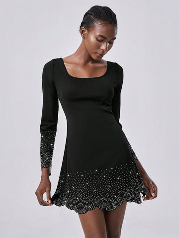 Solid Color Round Neck Polka Dot Print Fitted And Elegant Long Sleeve Dress