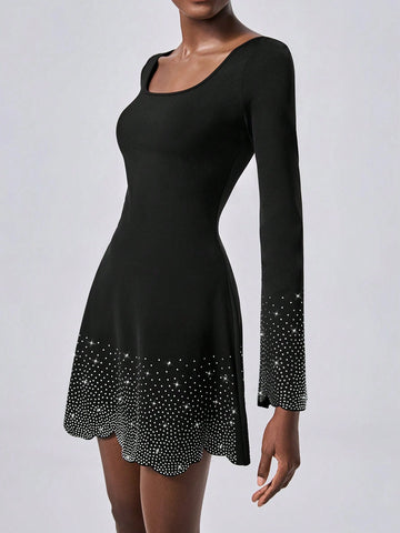 Solid Color Round Neck Polka Dot Print Fitted And Elegant Long Sleeve Dress