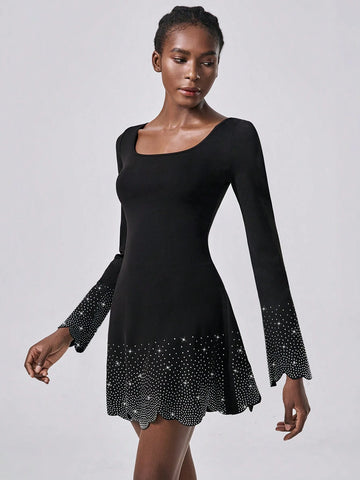 Solid Color Round Neck Polka Dot Print Fitted And Elegant Long Sleeve Dress