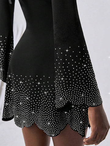 Solid Color Round Neck Polka Dot Print Fitted And Elegant Long Sleeve Dress