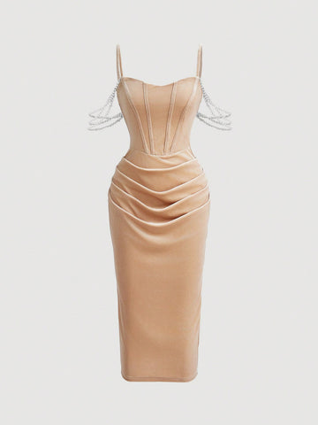 MOD Chain Decorated Halter Neck Dress