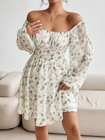Ladies' Summer Holiday Floral Printed Pleated Square Neck Lantern Sleeve Elegant Dress