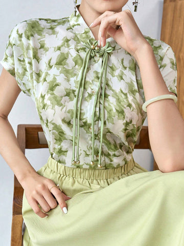 Modely Floral Print Tie Neck Batwing Sleeve Chiffon Hanfu Top