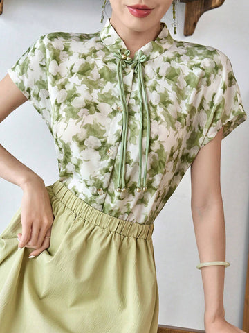 Modely Floral Print Tie Neck Batwing Sleeve Chiffon Hanfu Top