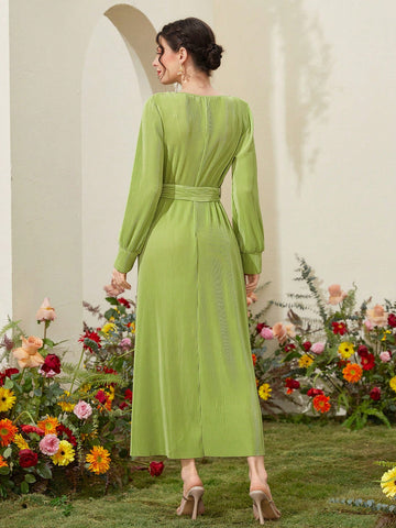 Ladies' Pleated Round Neck Dress