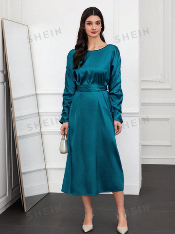 Ladies' Solid Color Round Neckline Pleated Long Sleeve Fashionable Dress