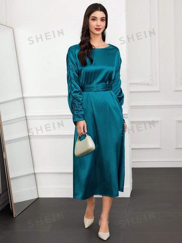 Ladies' Solid Color Round Neckline Pleated Long Sleeve Fashionable Dress
