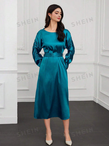 Ladies' Solid Color Round Neckline Pleated Long Sleeve Fashionable Dress