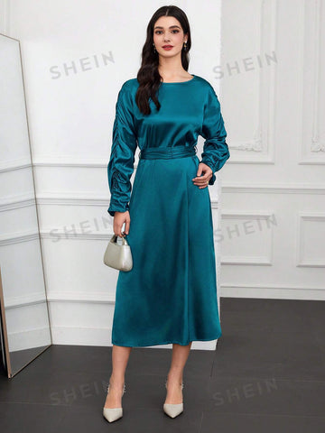 Ladies' Solid Color Round Neckline Pleated Long Sleeve Fashionable Dress
