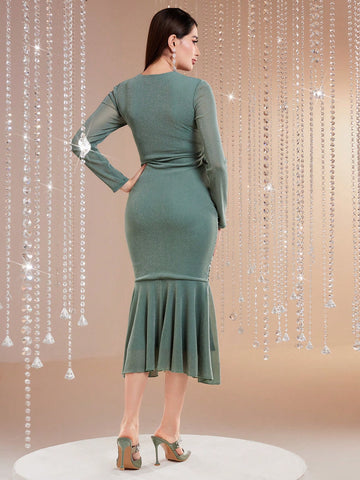 Modely Long-Sleeved Dress With Pleated Ruffled Hem