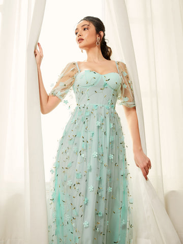 Modely Sweetheart Neck Applique Detail Dress