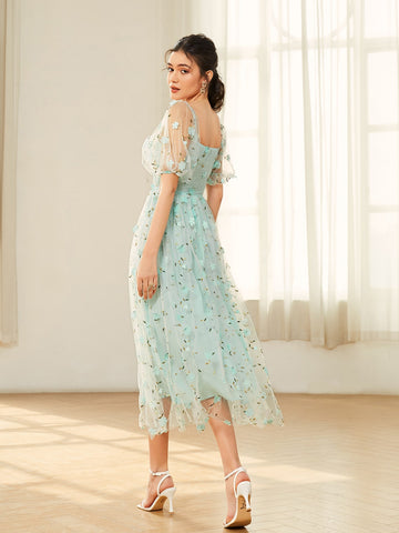 Modely Sweetheart Neck Applique Detail Dress