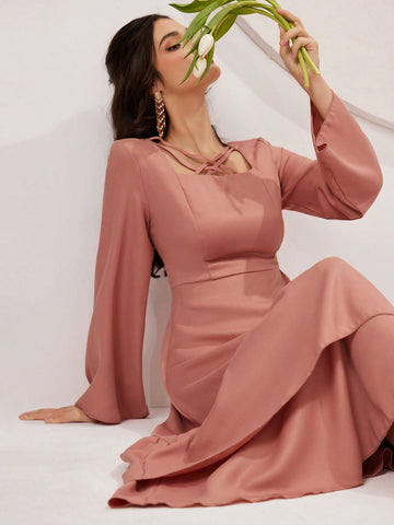 Women'S Long Sleeve Square Neckline Crossover Detail Dress