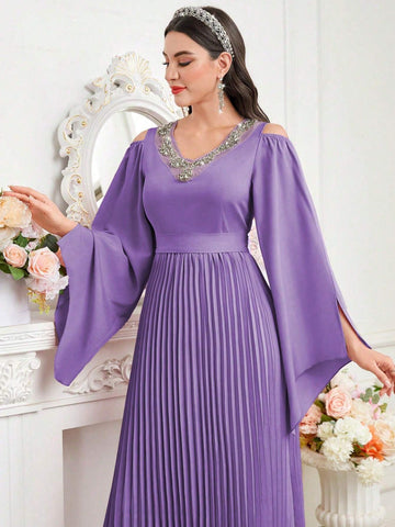 Women Sparkly V-Neck Pleated Swing Dress With Rhinestone Embellishment For Party