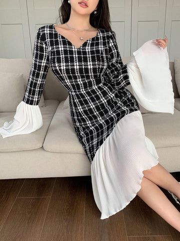 Women's Elegant Plaid V-Neck Flare Sleeve Ruffled Hem Long Dress For Spring Autumn