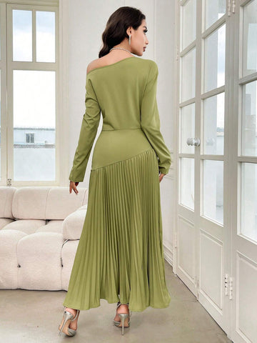 Women's Solid Color Asymmetrical Neck Ruched Waist Pleated Hem Dress