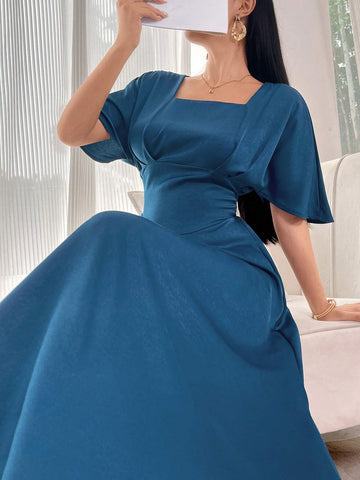 Women's Solid Color Minimalist Daily Wear Square Neck Short Sleeve Dress