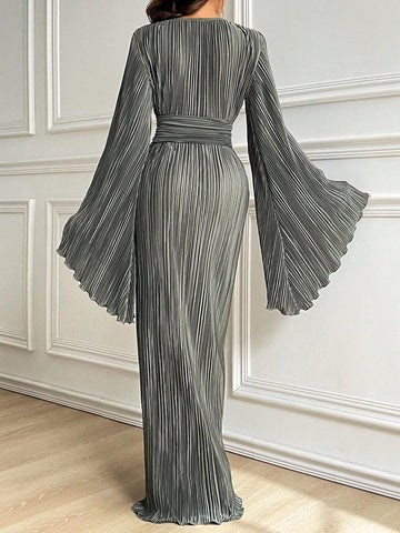 Women's Solid Color Round Neck Belted Elegant Long Sleeve Dress