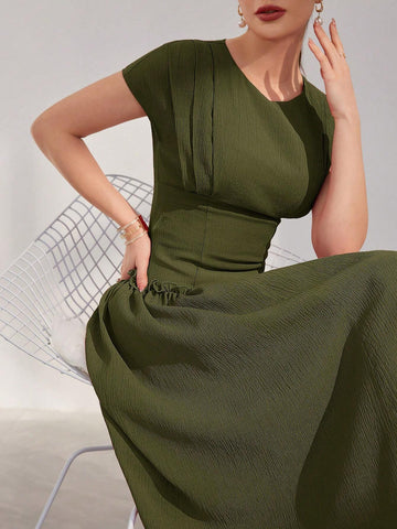Women's Solid Color Round Neck Ruffle Hem Pleated Dress