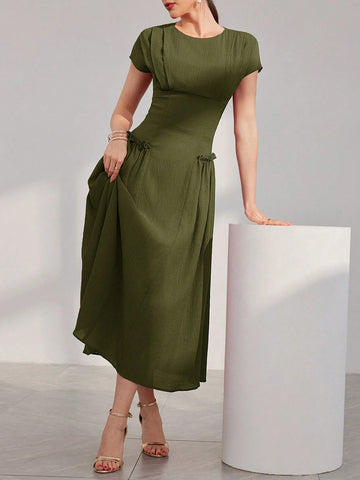 Women's Solid Color Round Neck Ruffle Hem Pleated Dress
