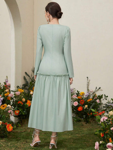 Women's Solid Color V-Neck Ruffle Trim Casual Long Sleeve Dress