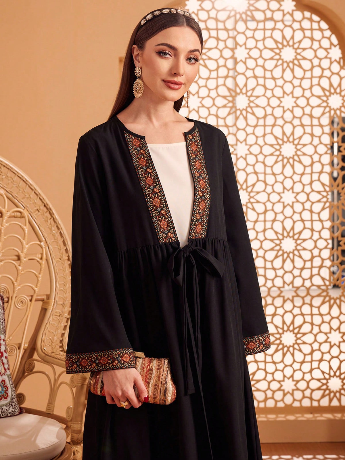 Ladies' Embroidered Collar Long Robe And Sleeveless Dress Two-Piece Set