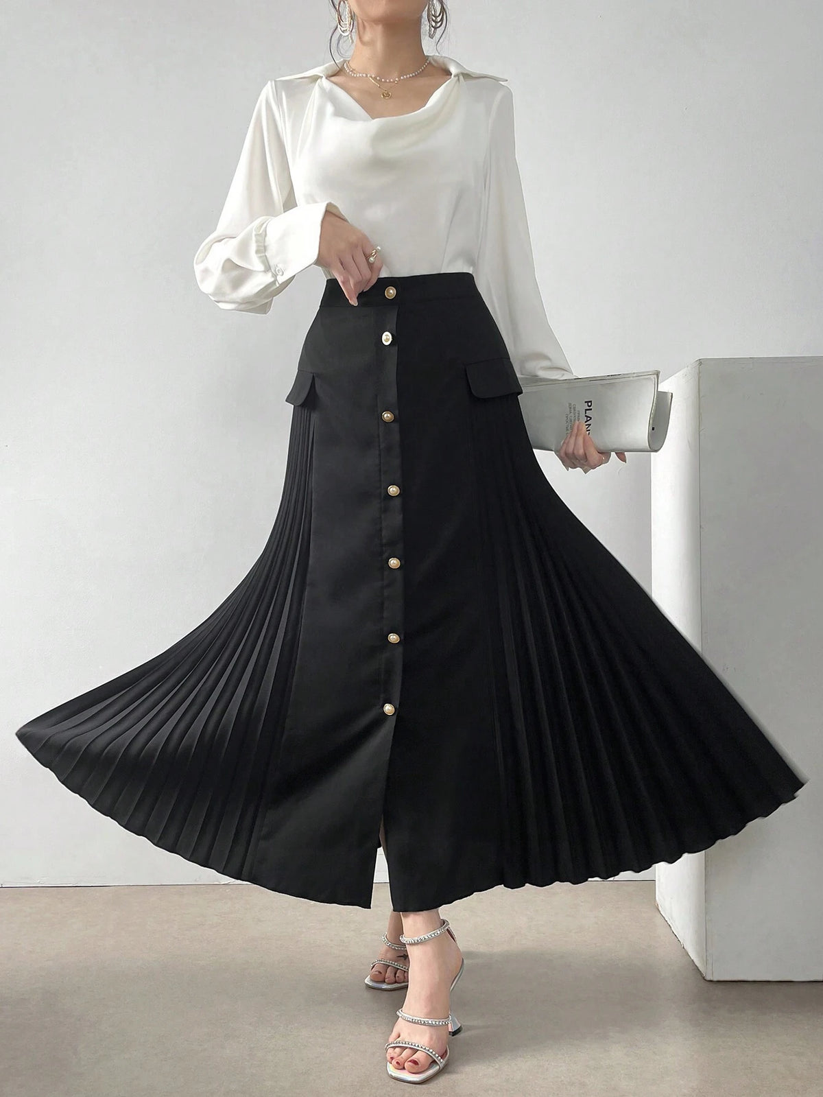 Mulvari Ladies' Single-Breasted Pleated A-Line Skirt For Daily Wear