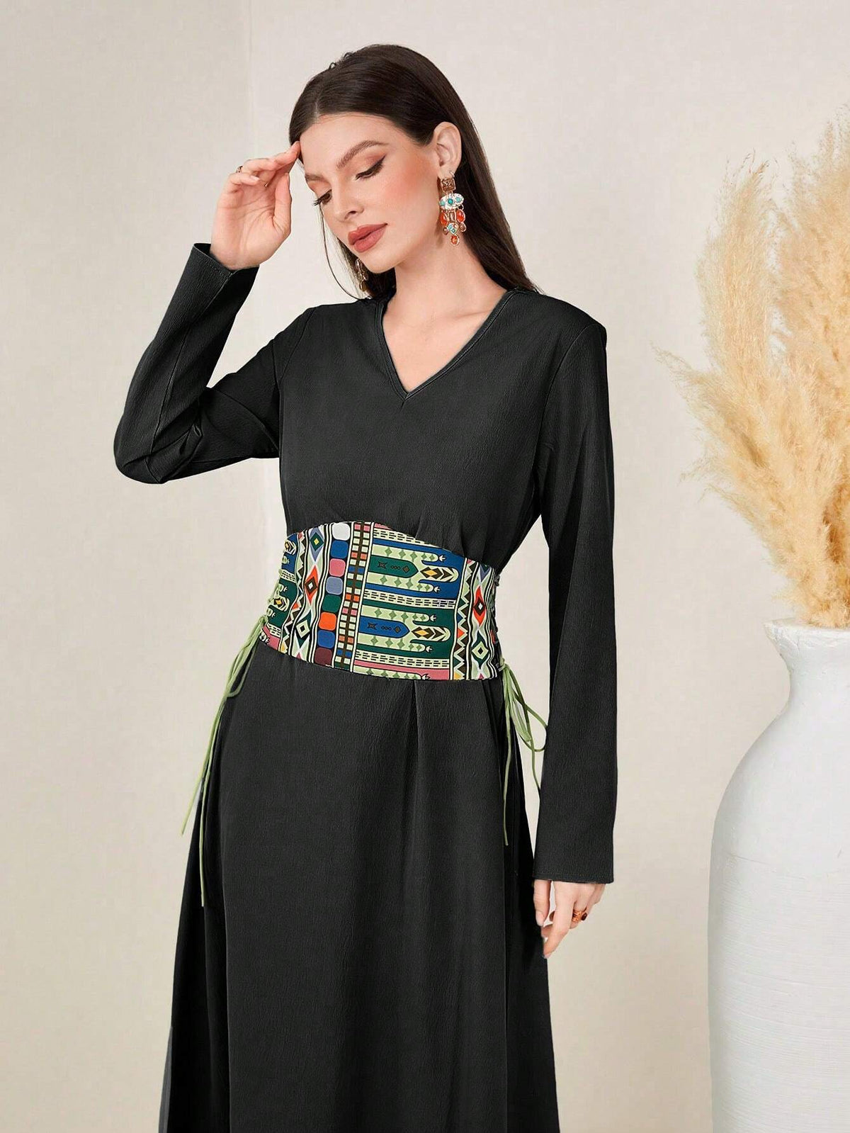 Women's Geometric Pattern Tie V-Neck Dress With Waist Cinching