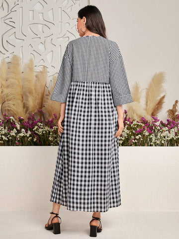 Women's Gingham Dress With Notched V-Neck And Doll Collar