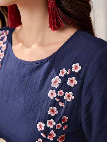 Women's Spring/Summer Elegant Long Floral Print Dress With Round Neckline And Flared Sleeves