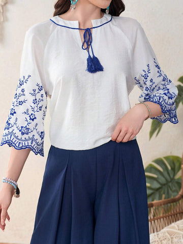 Mulvari Women's Vintage Style Printed Simple Daily Shirt