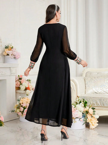 Women's Embroidered Floral Patchwork V-Neck Long Sleeve Dress